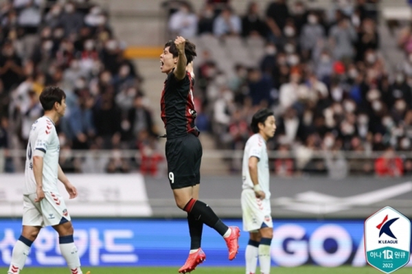 FC서울이 8일 수원FC에 3:1로 승리했다. 사진은 서울의 두 번째 골을 넣은 김신진. ⓒ연합뉴스=한국프로축구연맹 제공