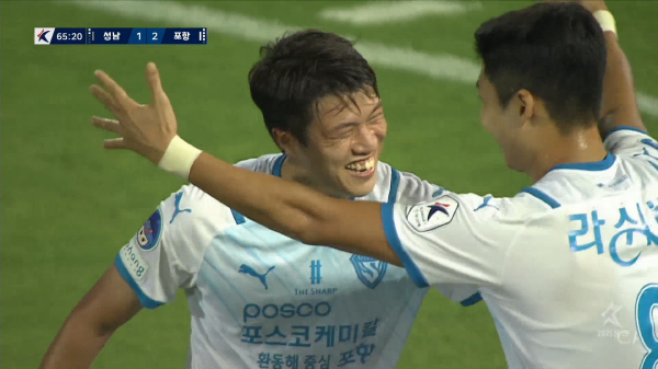 포항 스틸러스가 5일 2골을 기록한 김승대를 앞세워 성남FC에 4-1로 승리헀다..