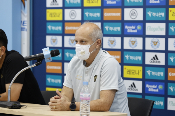 감독직을 자진 사임한 대구 FC 알렉산더 가마 감독 ©대구 FC 제공