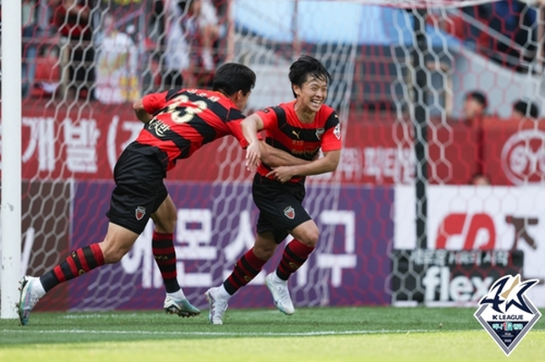 극장골에 기뻐하는 포항스틸러스 고영준 ©연합뉴스=한국프로축구연맹